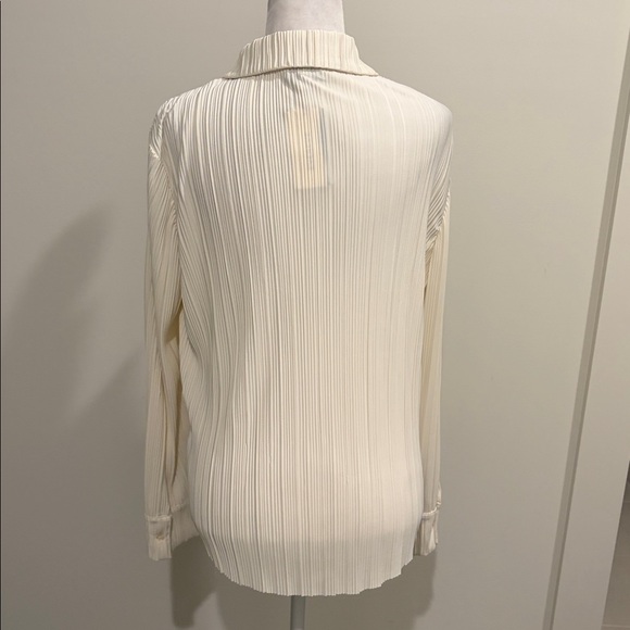 New With Tags Evereve Kylie Plisse Shirt Sz M - Picture 4 of 8